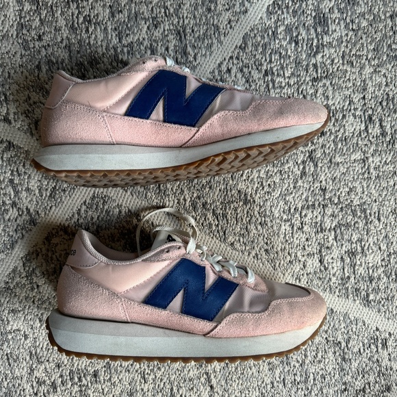New Balance 237 - Picture 4 of 5